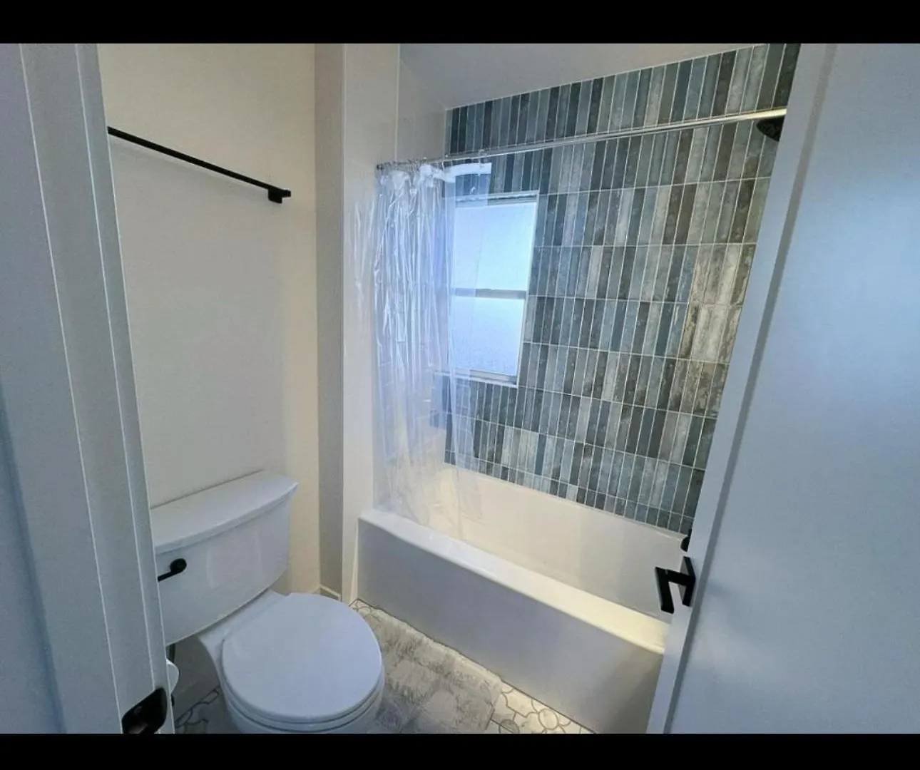 Stylish Fully Furnished 2 Bedroom Duplex Portland Apartment
